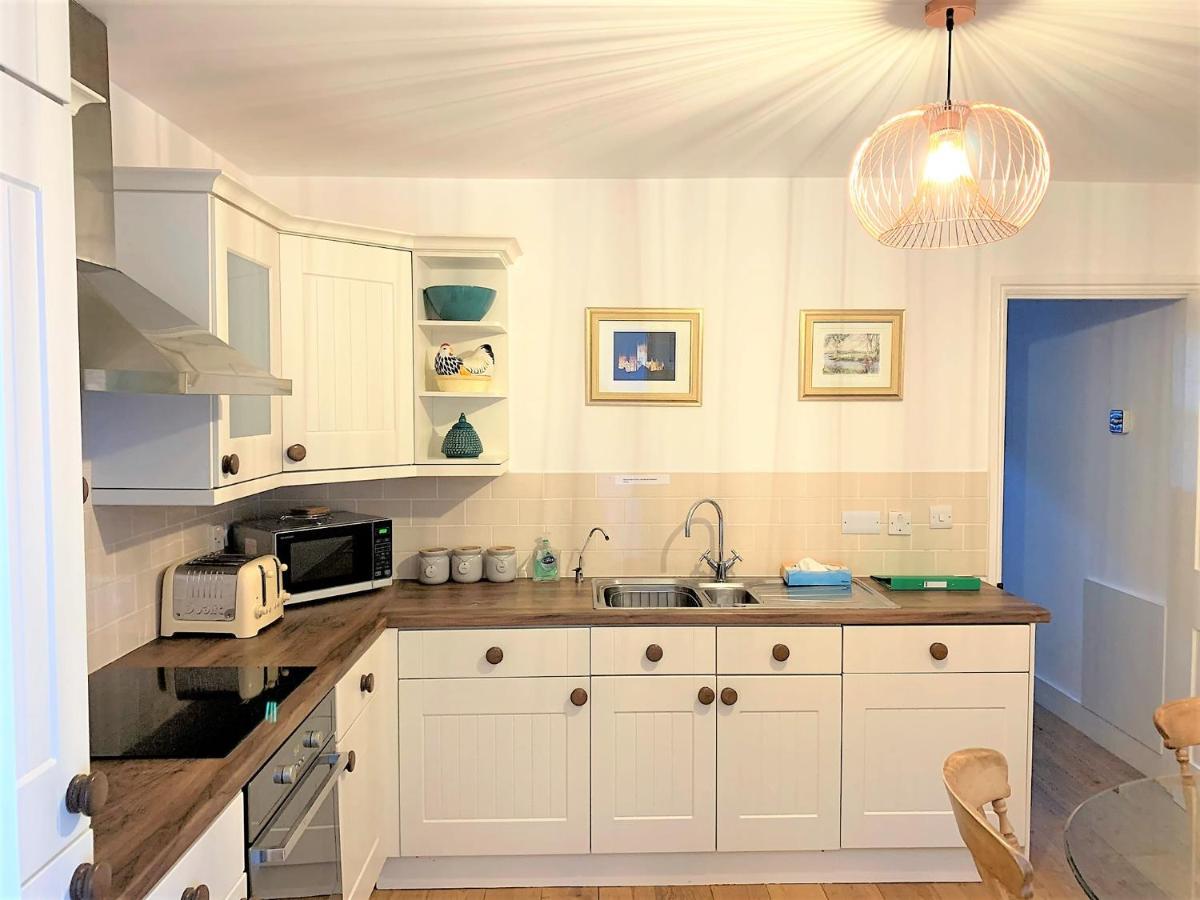 Riverside Channel5 "Holidays Homes In The Sun" Featured Central Canterbury Cottage With Free Parking Экстерьер фото