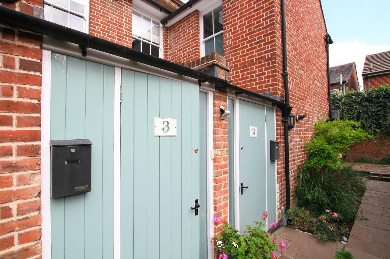 Riverside Channel5 "Holidays Homes In The Sun" Featured Central Canterbury Cottage With Free Parking Экстерьер фото